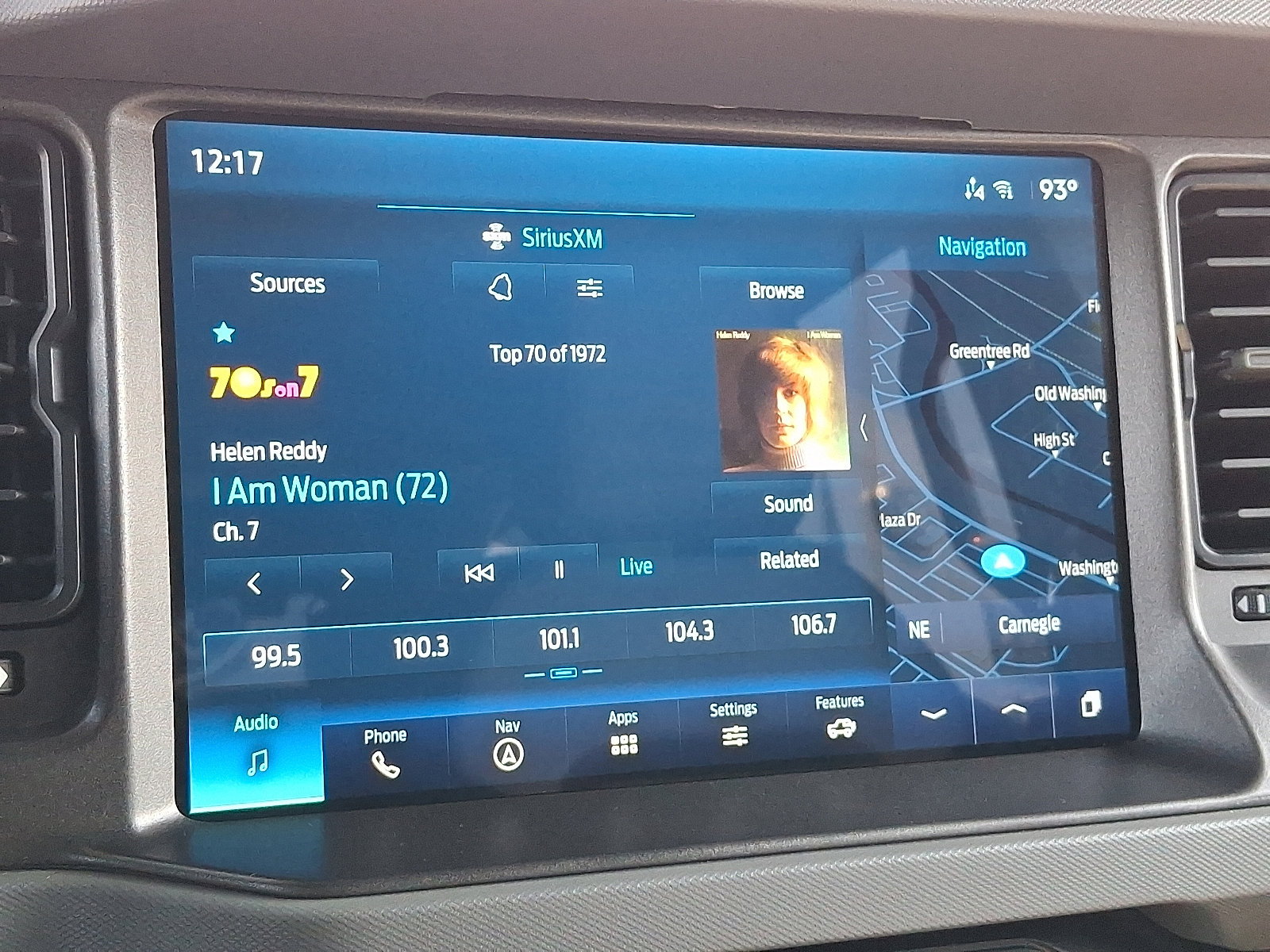 Used 2024 Ford Bronco Everglades image 16