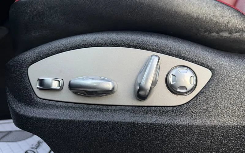 Used 2023 Porsche Macan AWD/4WD image 47