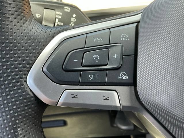 Certified 2025 Volkswagen Tiguan SEL R-Line AWD/4WD image 30