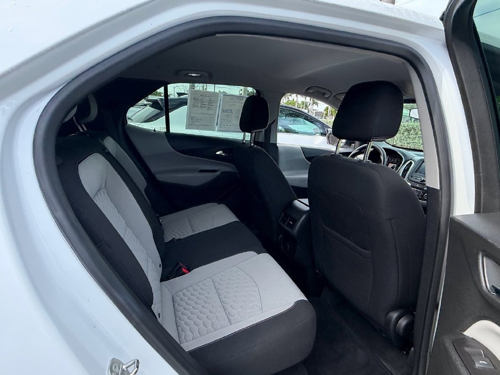 Used 2018 Chevrolet Equinox LS FWD image 14