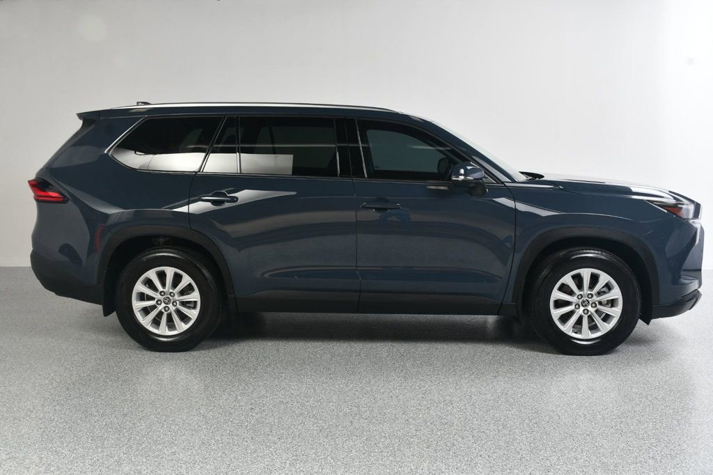 Used 2024 Toyota Grand Highlander AWD Hybrid image 4