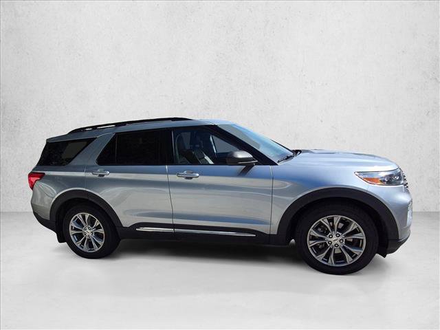 Used 2022 Ford Explorer XLT w/ Equipment Group 202A RWD image 4
