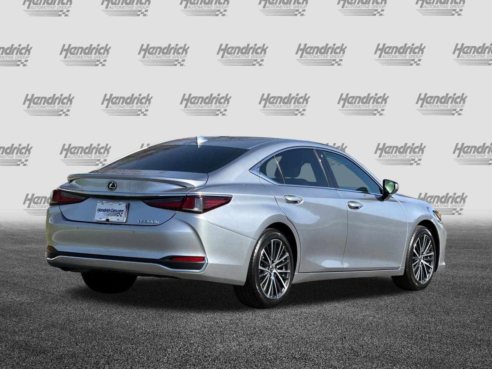 Certified 2025 Lexus ES 300h w/ Premium Package image 5