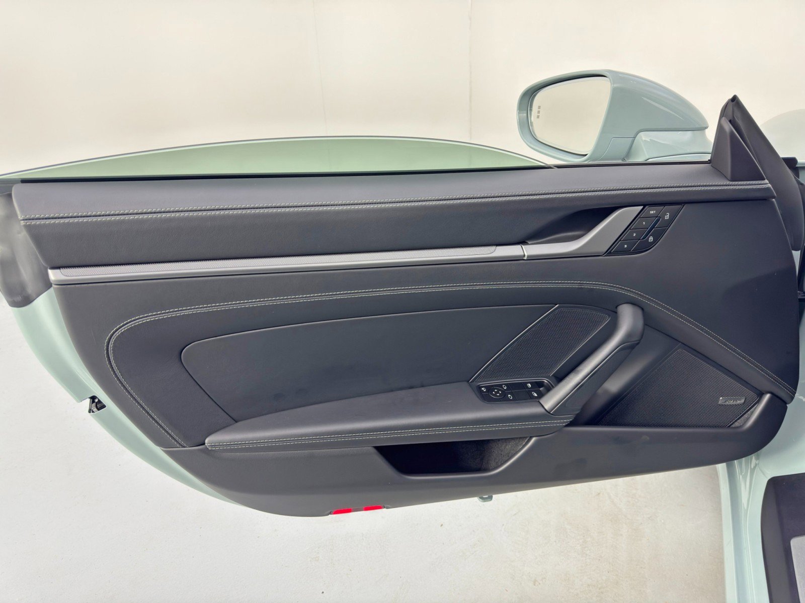 Used 2025 Porsche 911 Carrera image 45