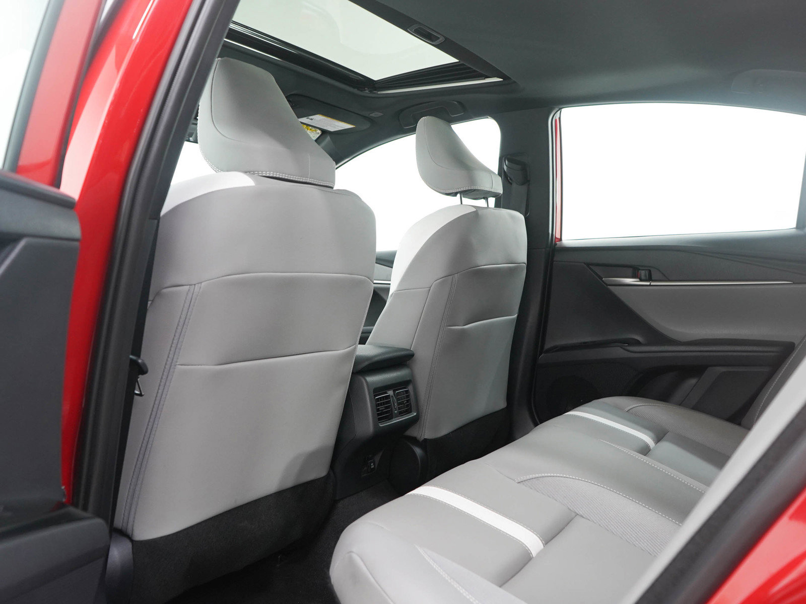 Used 2026 Toyota Camry SE w/ Multimedia Upgrade Package image 17