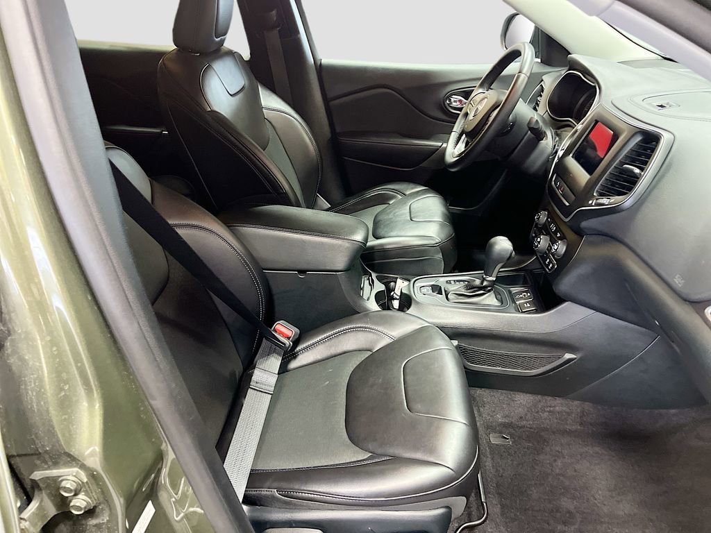 Used 2019 Jeep Cherokee Latitude Plus w/ Comfort/Convenience Group image 26