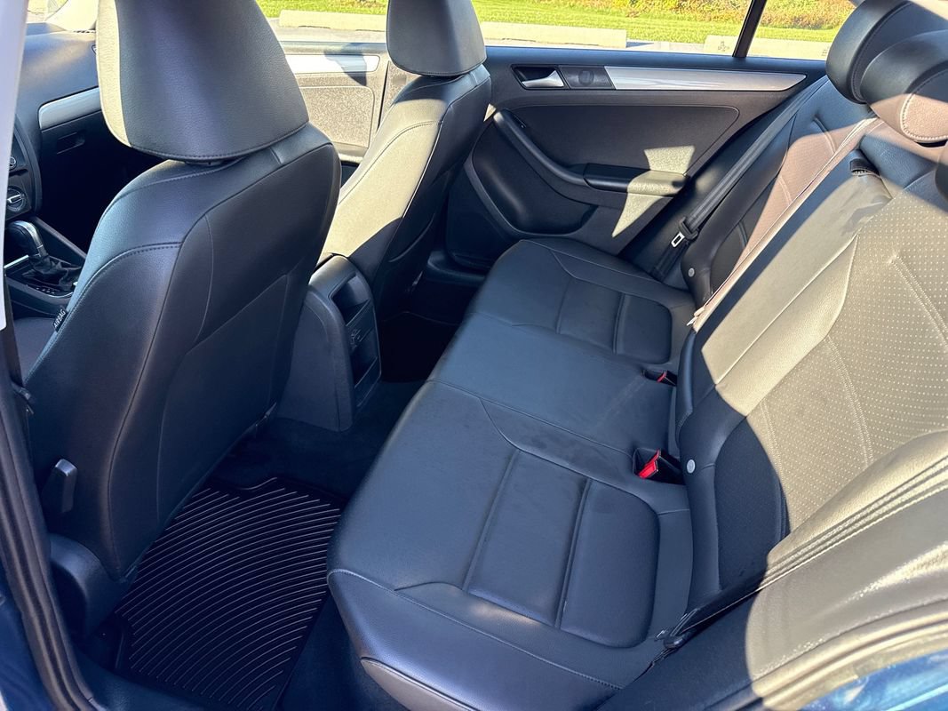 Used 2017 Volkswagen Jetta SE FWD image 11