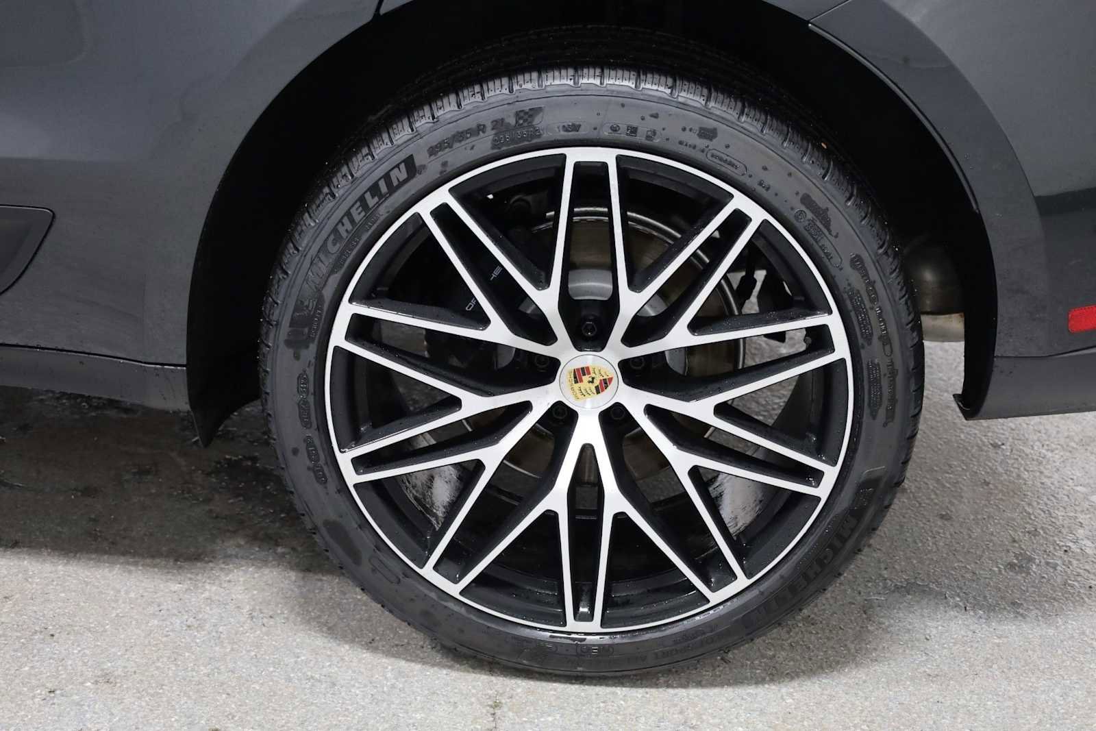 New 2026 Porsche Macan image 38