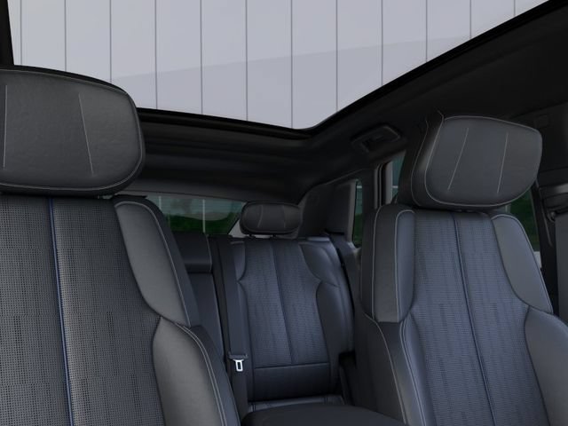 New 2024 Cadillac Lyriq Luxury RWD image 27