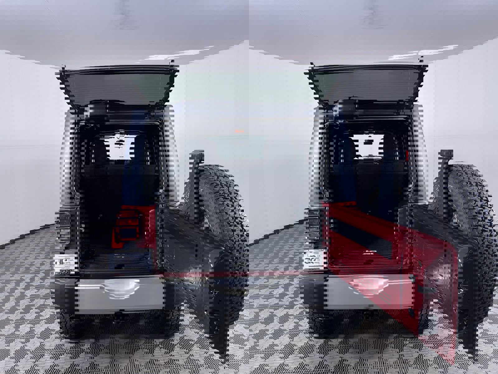 Used 2012 Jeep Wrangler Unlimited Sahara w/ Connectivity Group image 23