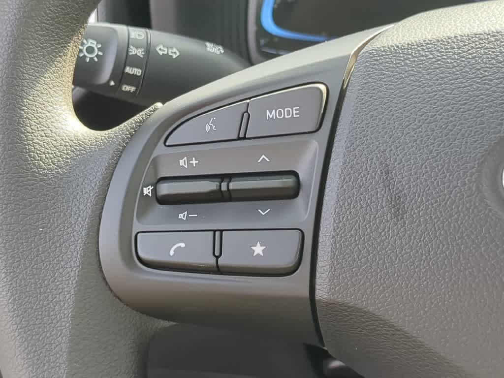 New 2026 Hyundai Venue SE FWD image 24