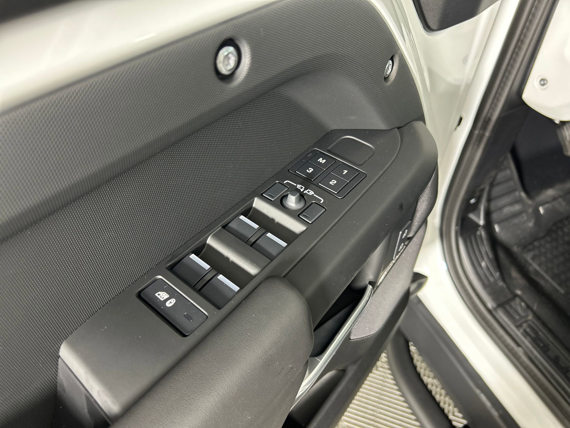 New 2025 Land Rover Defender 130 S image 11