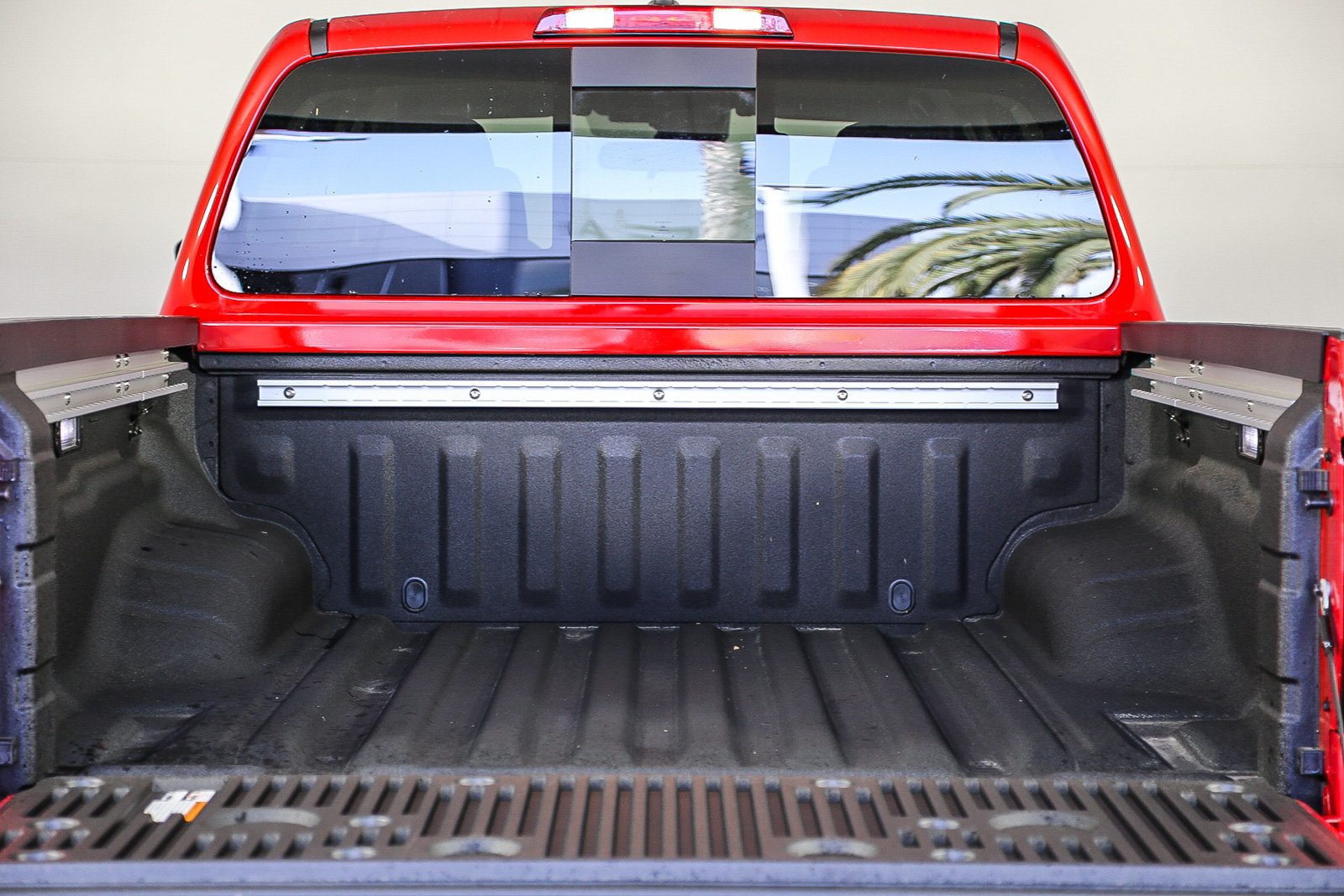 New 2025 Nissan Frontier SV w/ SV Convenience Package AWD/4WD image 12
