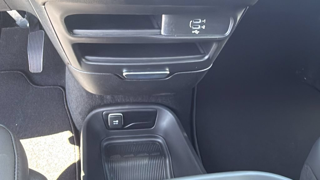 New 2027 Chrysler Pacifica Select AWD/4WD image 15
