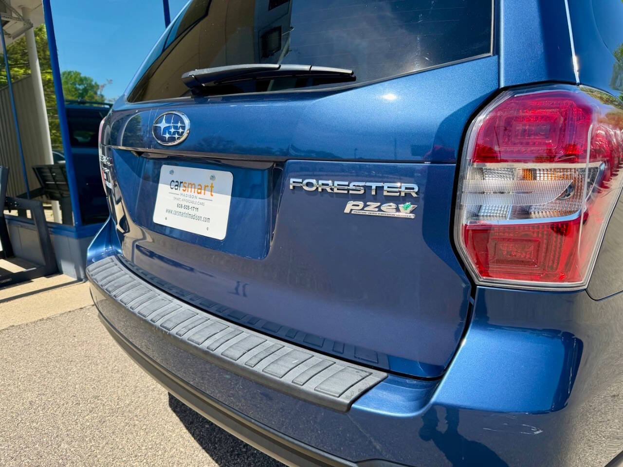 Used 2014 Subaru Forester 2.5i Premium w/ All-Weather Package AWD/4WD image 11