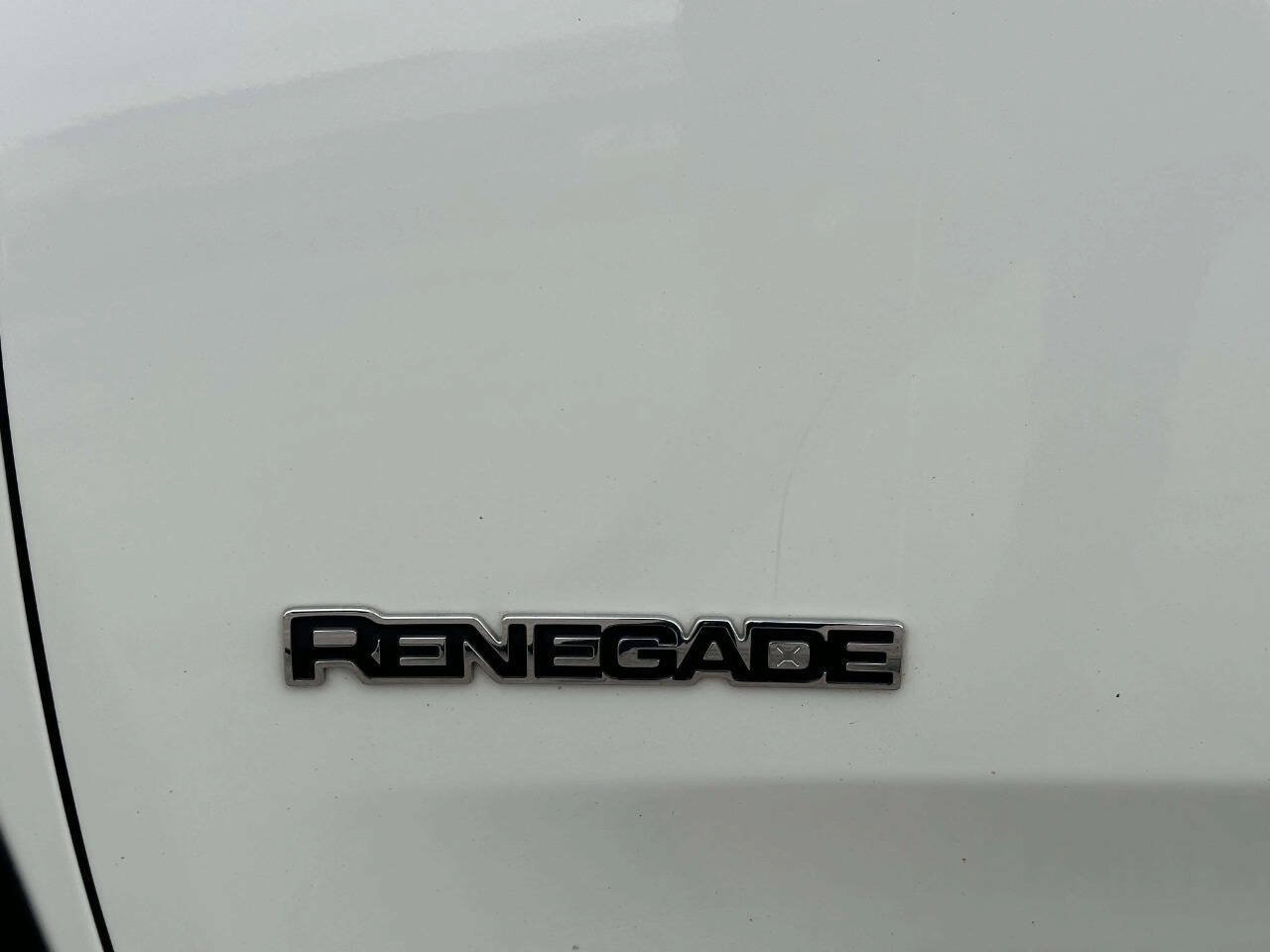 Used 2020 Jeep Renegade Latitude AWD/4WD image 35