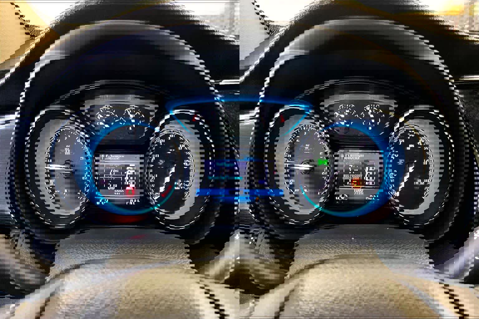 Used 2018 Buick Envision Essence image 23