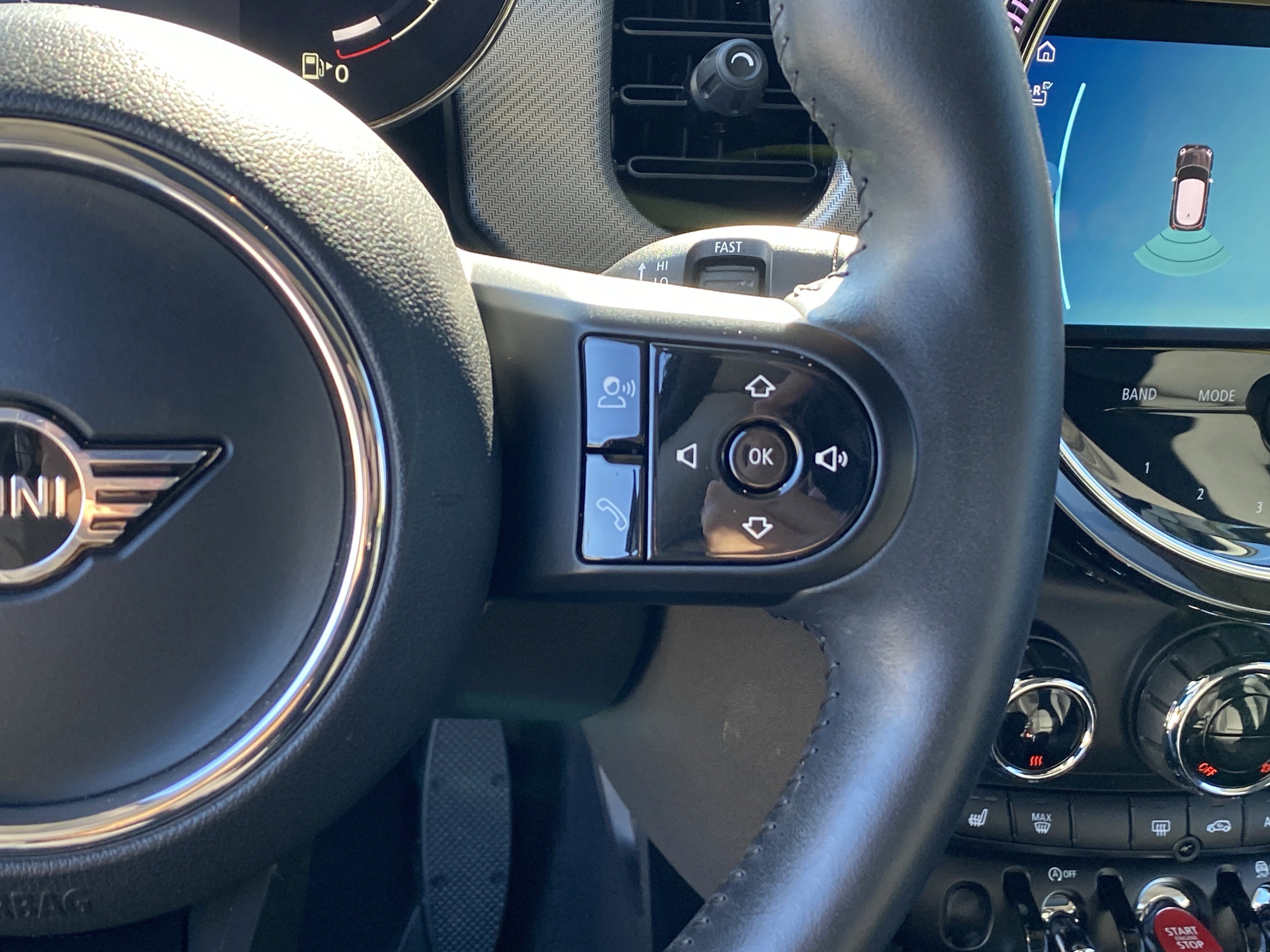 Used 2023 MINI Cooper 2-Door Hardtop image 28