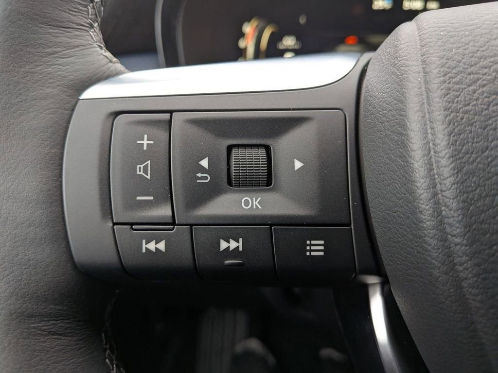 New 2026 INFINITI QX60 Sport w/ Dark Cargo Package image 18