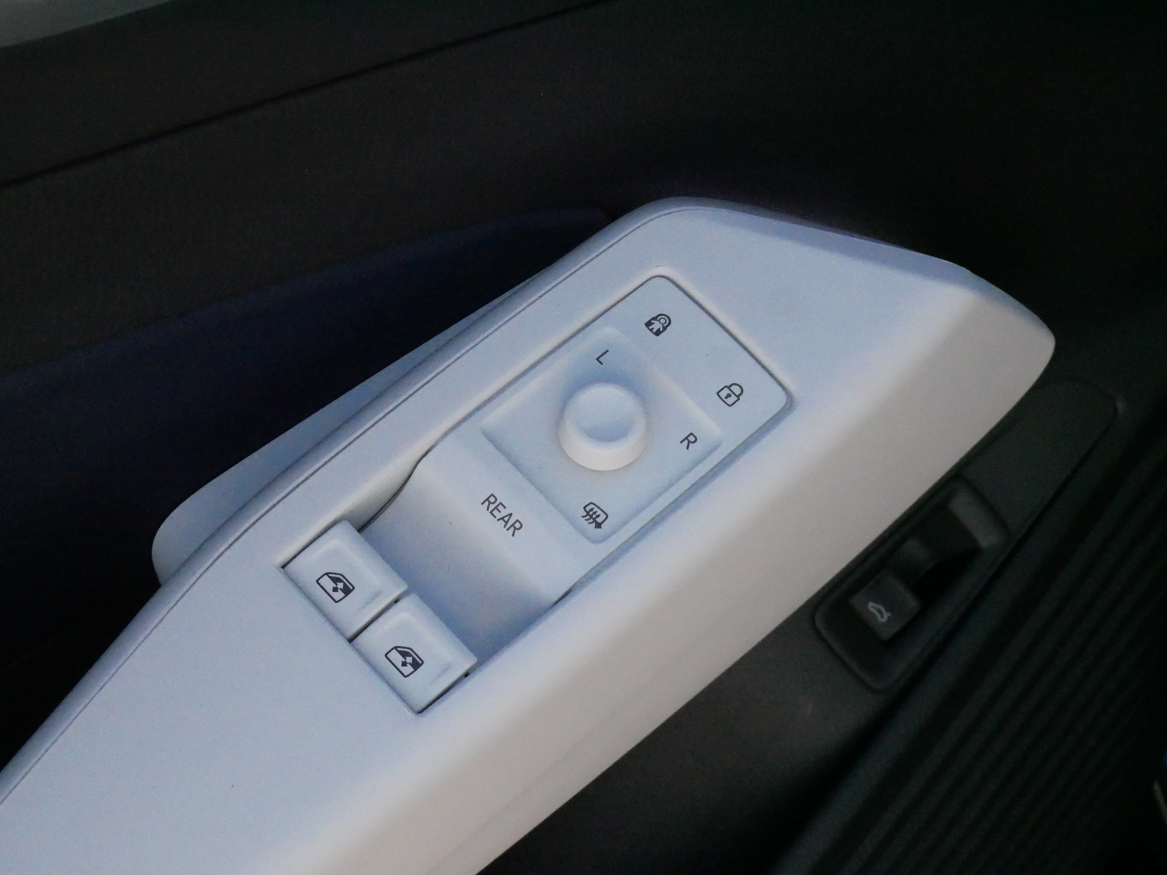 Certified 2023 Volkswagen ID.4 Pro S AWD/4WD image 19