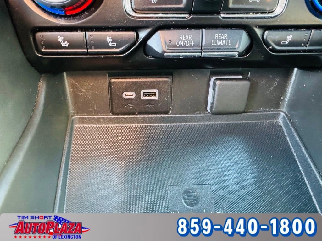 Used 2022 Chevrolet Suburban LT w/ Luxury Package image 33