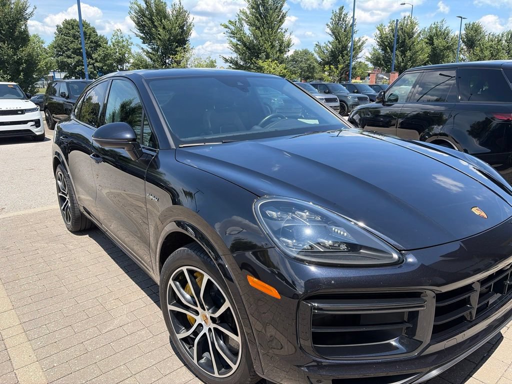 Used 2022 Porsche Cayenne Turbo S AWD/4WD image 3