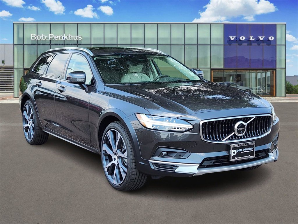 New 2026 Volvo V90 B6 Cross Country Ultra w/ Climate Package