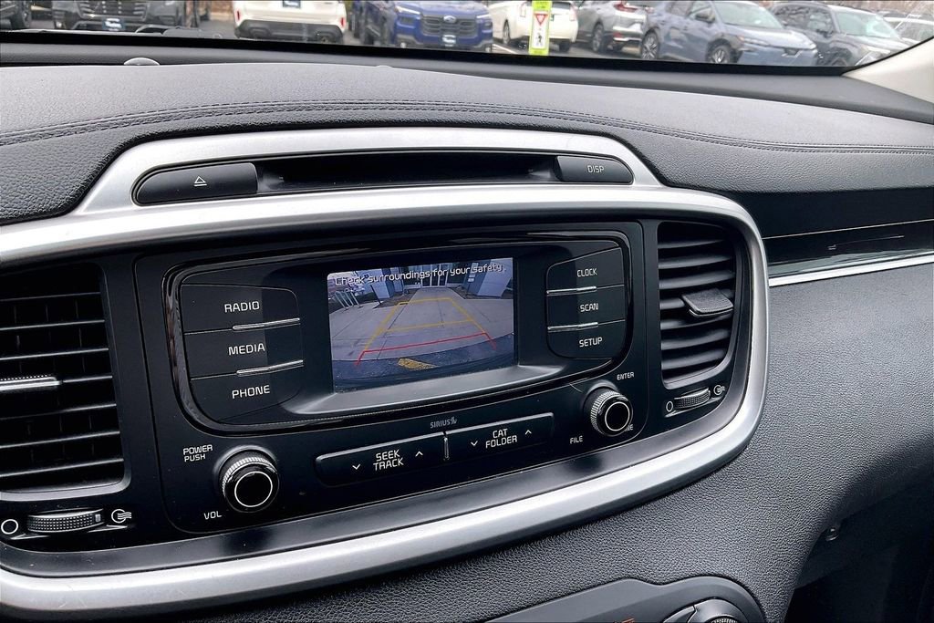 Used 2017 Kia Sorento LX image 24