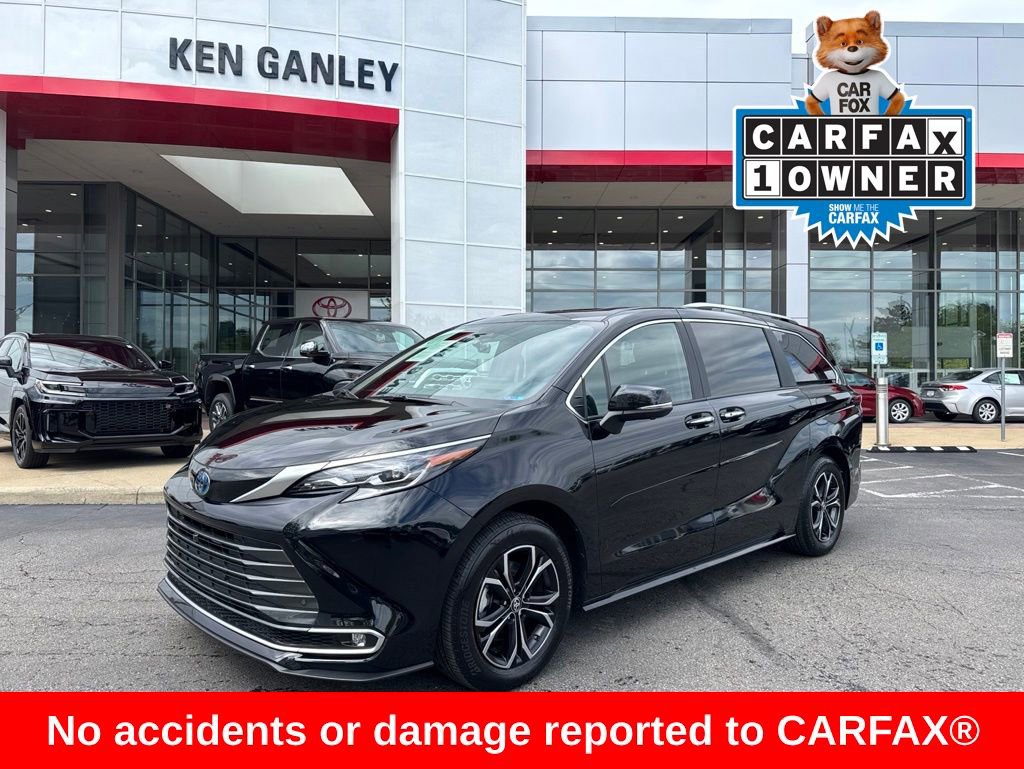 Used 2025 Toyota Sienna Platinum AWD/4WD image 1