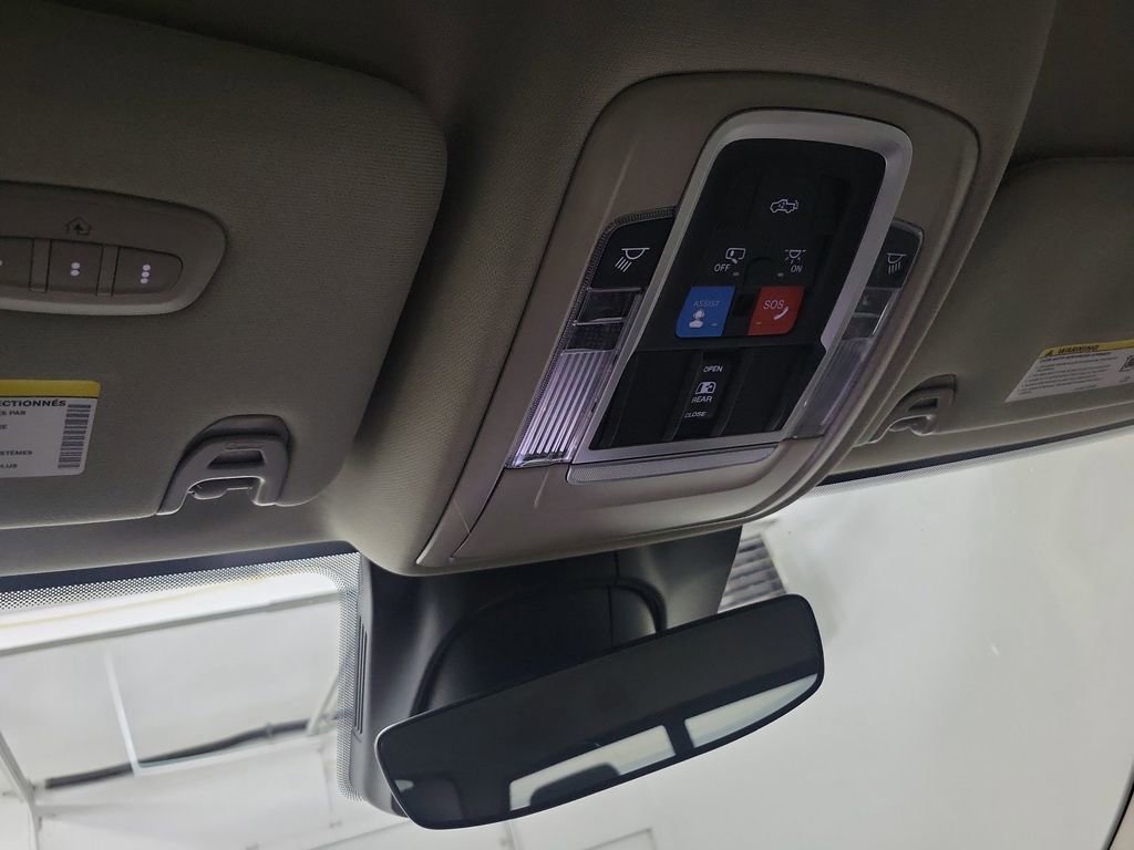 Used 2025 RAM 2500 Laramie AWD/4WD image 14