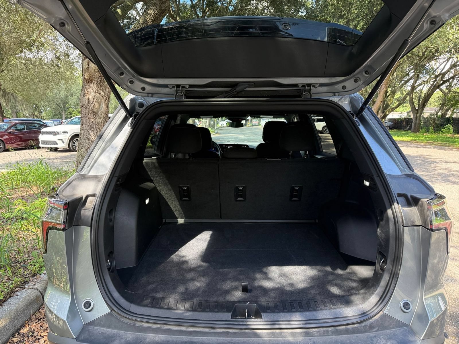 Used 2025 Chevrolet Equinox LT FWD image 28