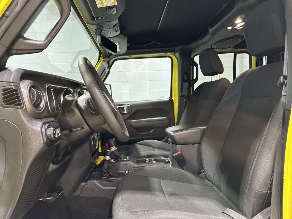 Used 2023 Jeep Gladiator Willys image 12