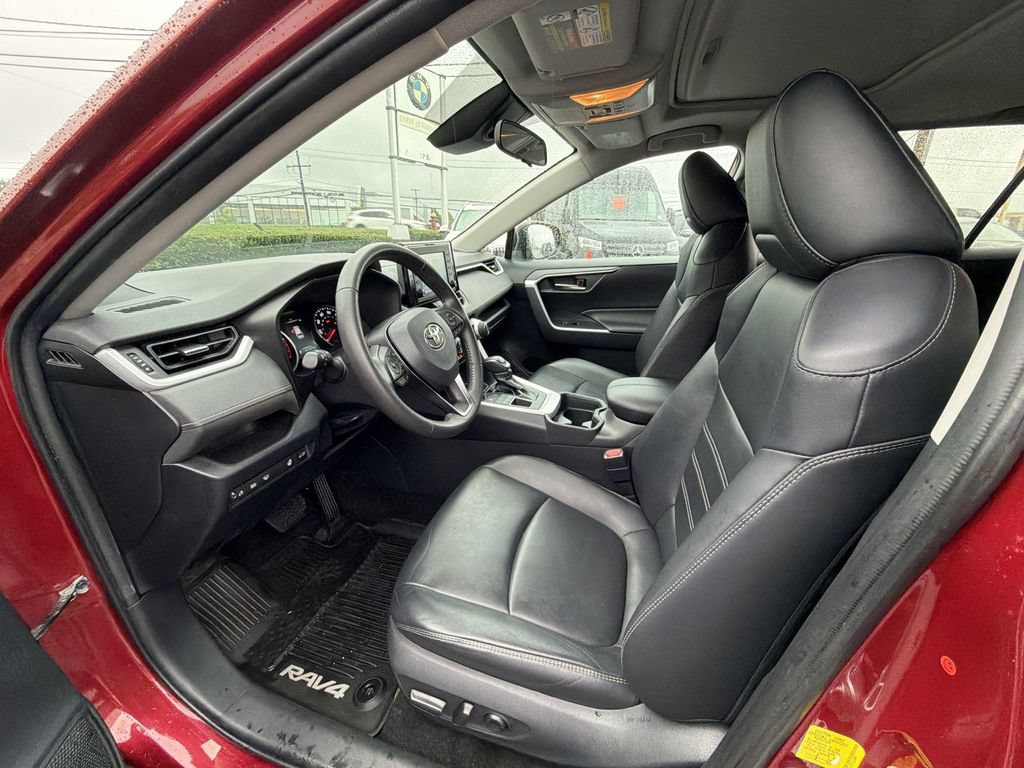 Used 2019 Toyota RAV4 XLE Premium w/ Cold Weather Package AWD/4WD image 10