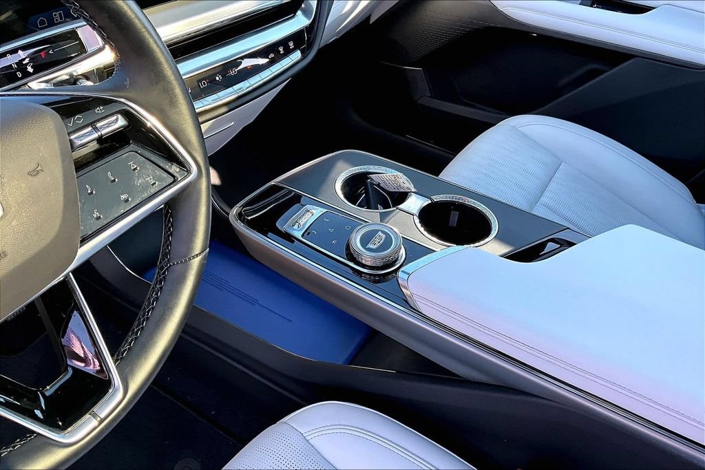 Certified 2024 Cadillac Lyriq Luxury AWD/4WD image 14