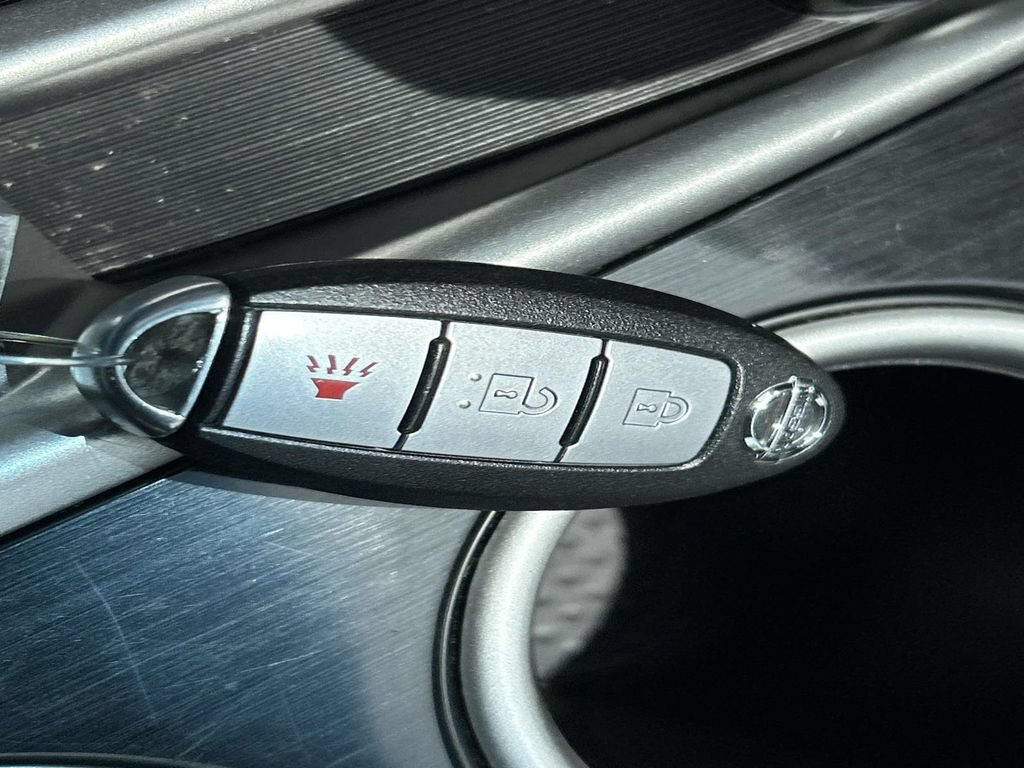 Used 2014 Nissan Pathfinder SV AWD/4WD image 34