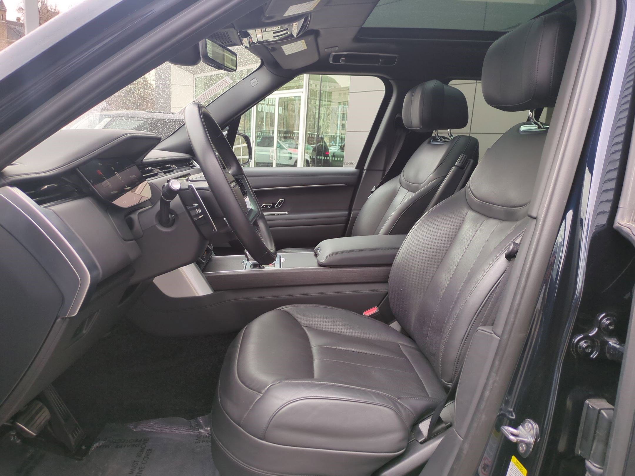 Used 2023 Land Rover Range Rover Autobiography image 25