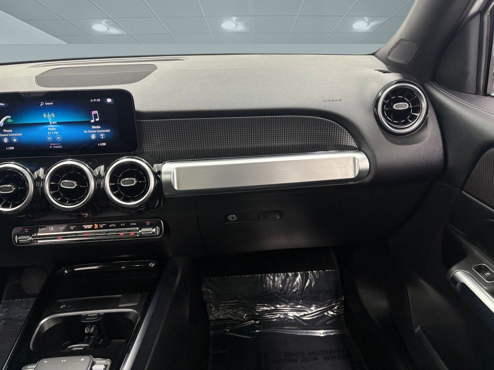 Certified 2023 Mercedes-Benz GLB 250 image 27