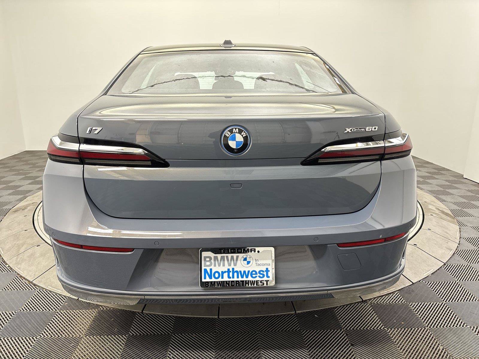 Used 2023 BMW i7 xDrive60 AWD/4WD image 15