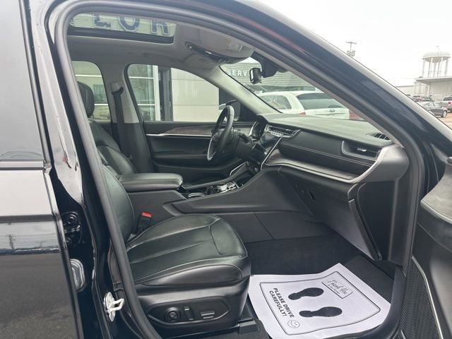 Used 2022 Jeep Grand Cherokee L Limited AWD/4WD image 7