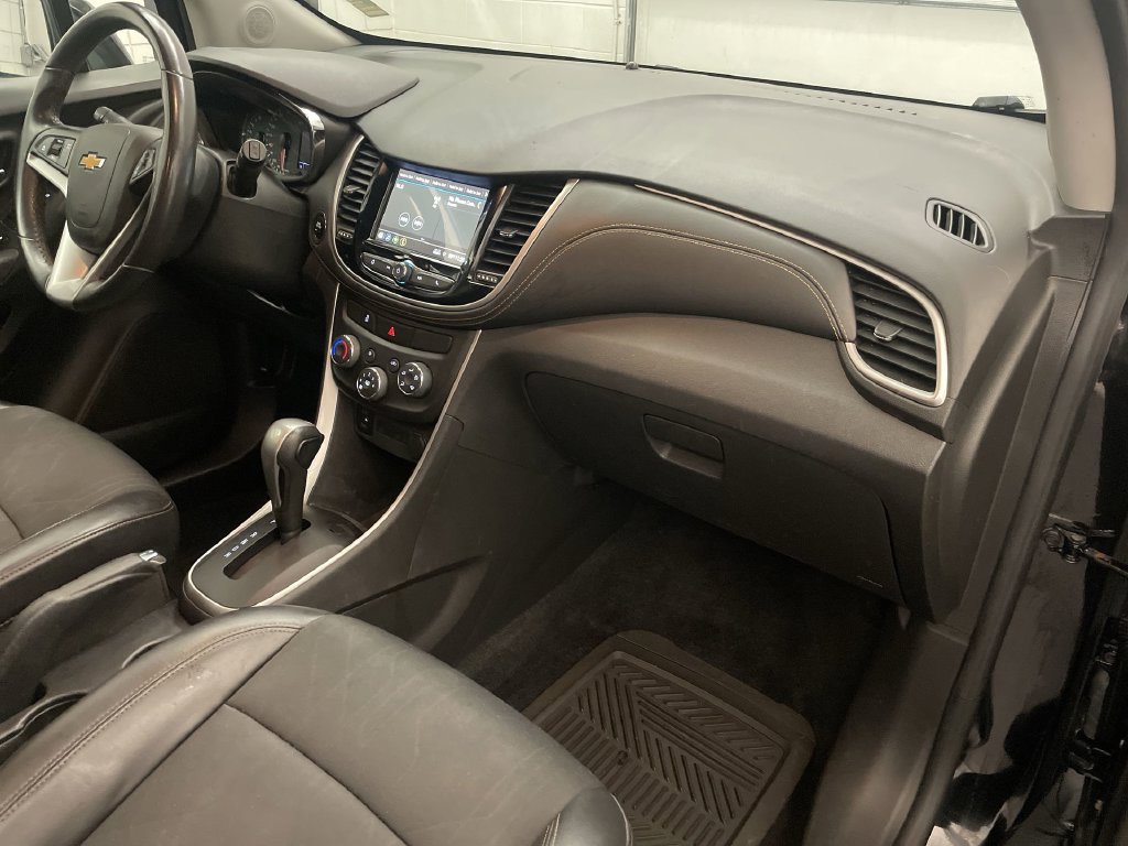 Used 2019 Chevrolet Trax LT w/ LT Convenience Package FWD image 21