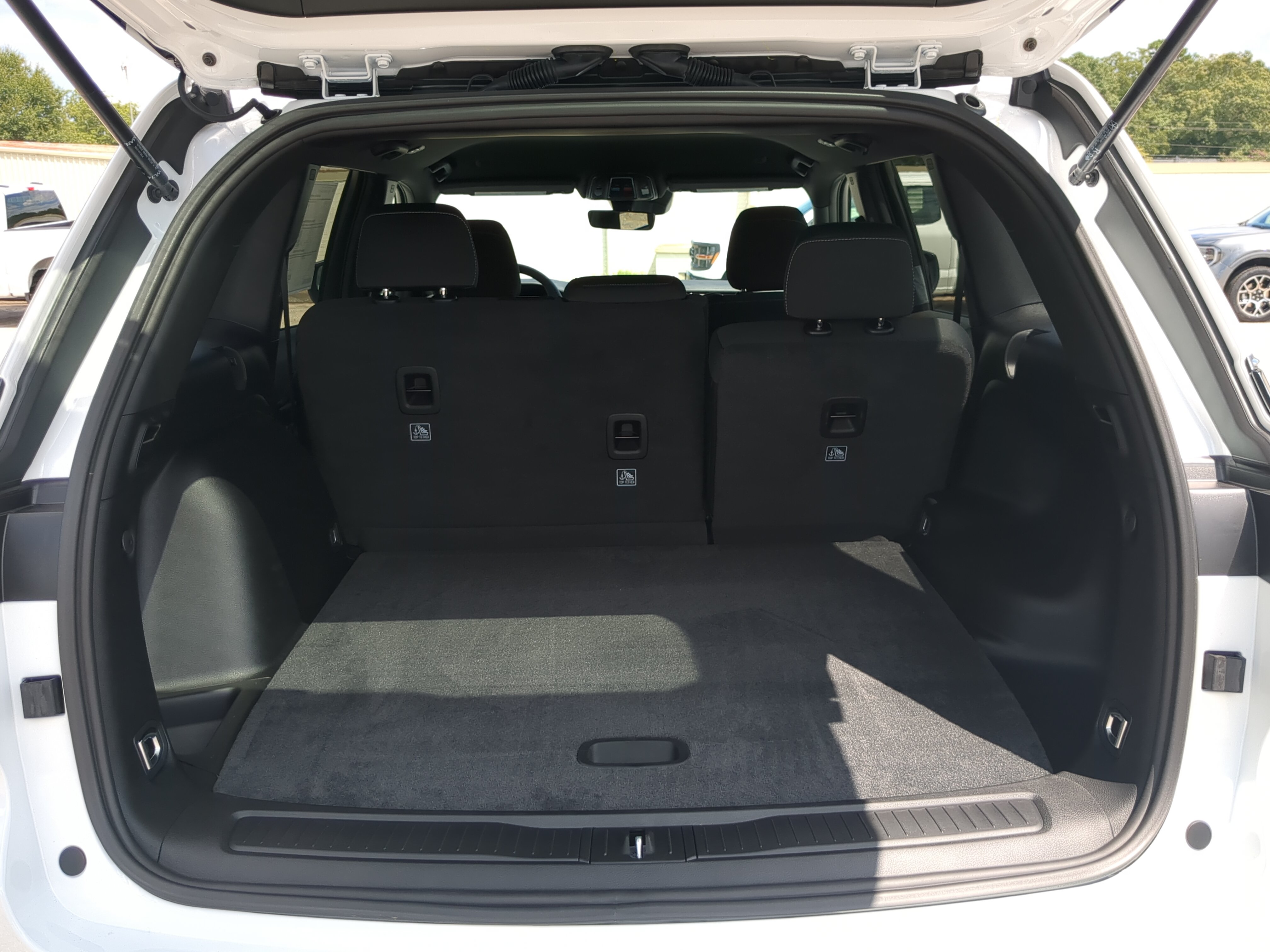 New 2026 Jeep Grand Cherokee Laredo RWD image 11