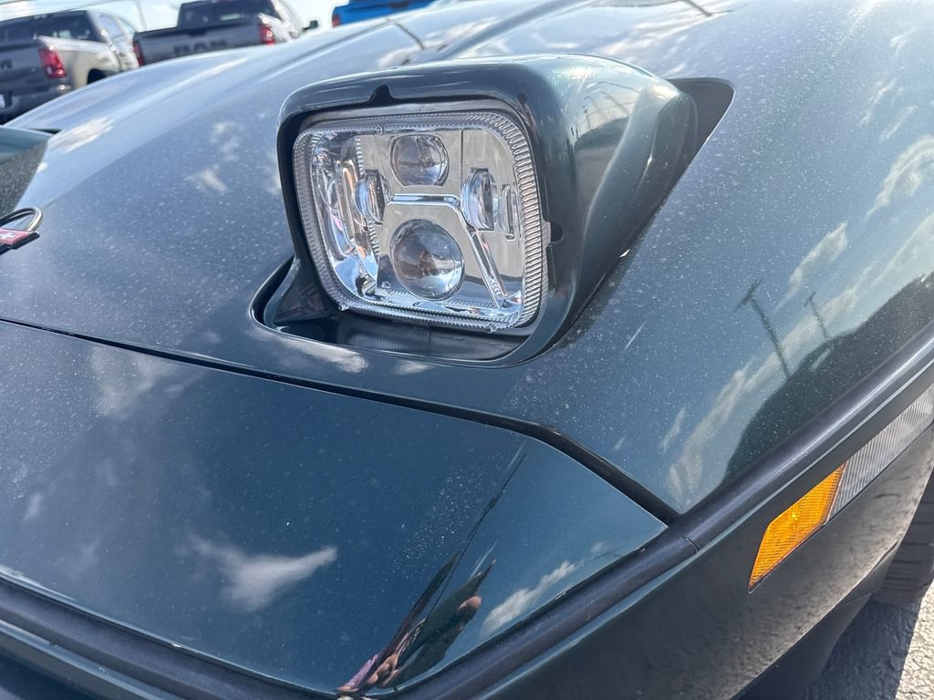 Used 1990 Chevrolet Corvette Convertible RWD image 11