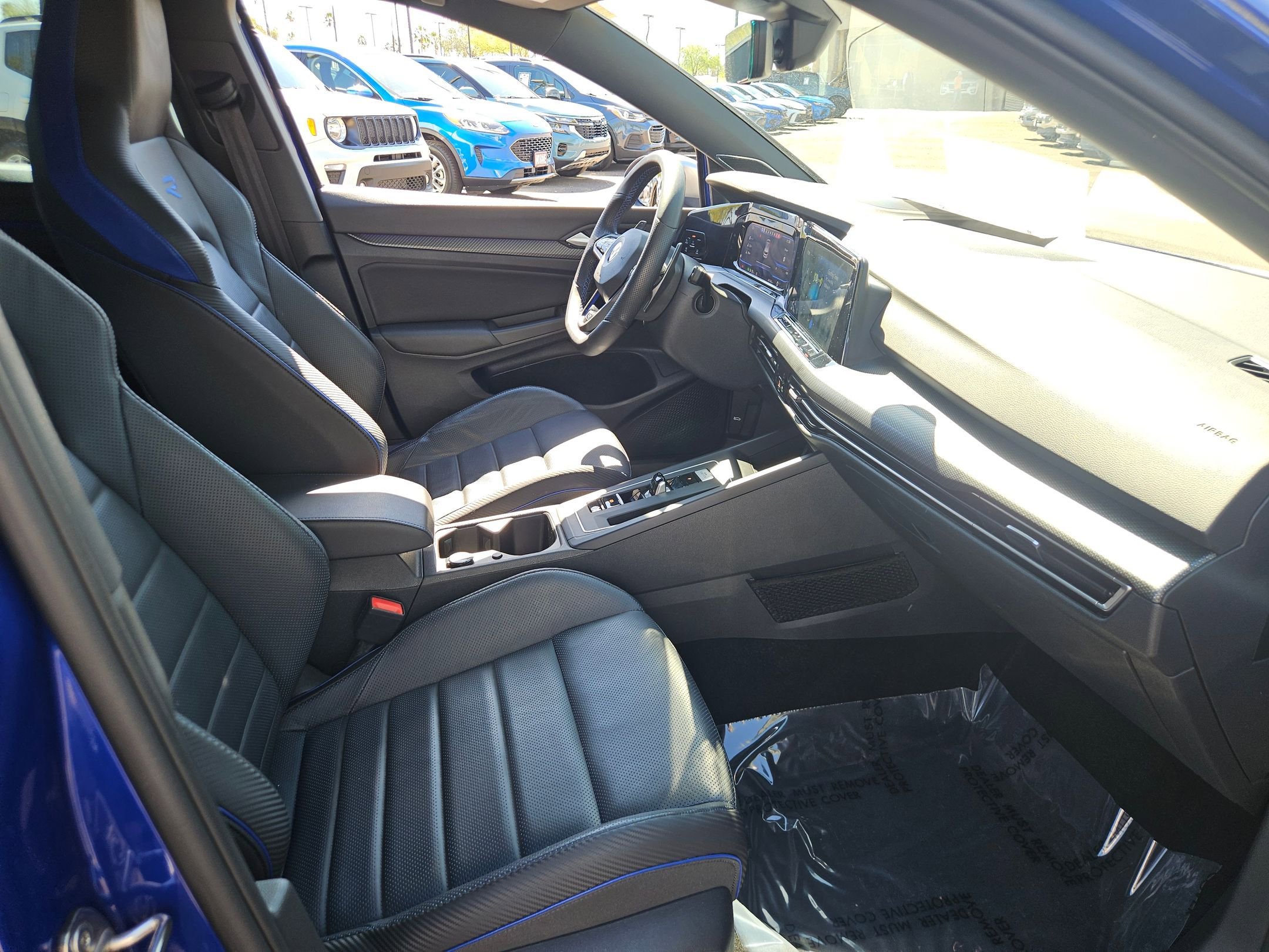 Used 2022 Volkswagen Golf R image 26