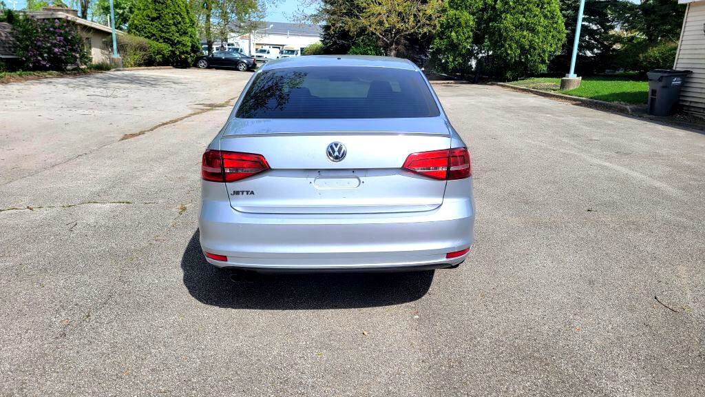Used 2015 Volkswagen Jetta S image 4