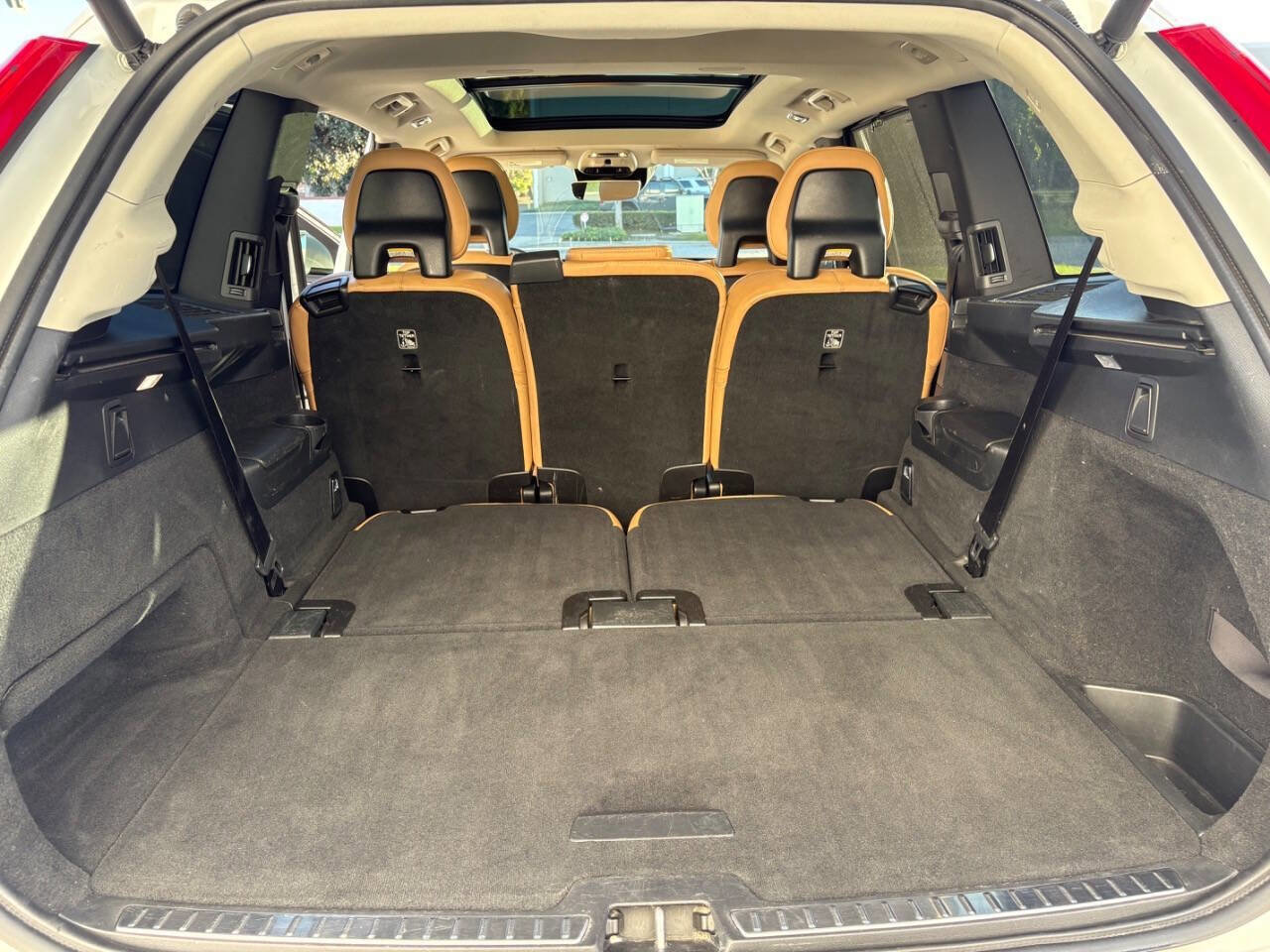 Used 2016 Volvo XC90 T8 Inscription image 17