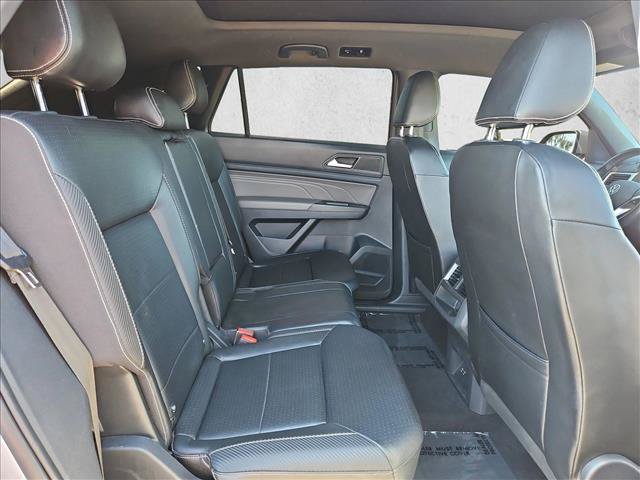 Used 2022 Volkswagen Atlas Cross Sport SEL R-Line AWD/4WD image 26