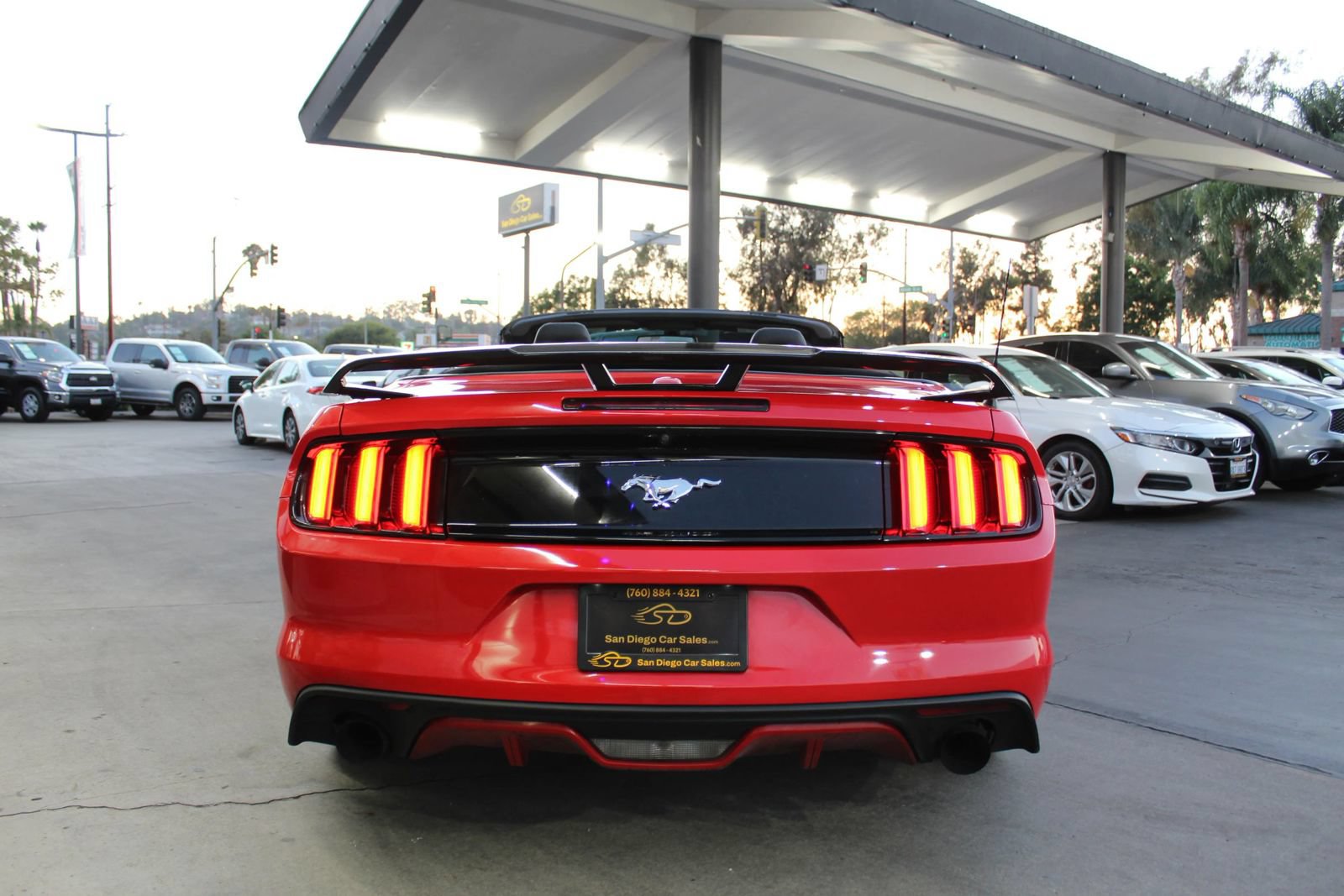Used 2015 Ford Mustang Premium RWD image 29