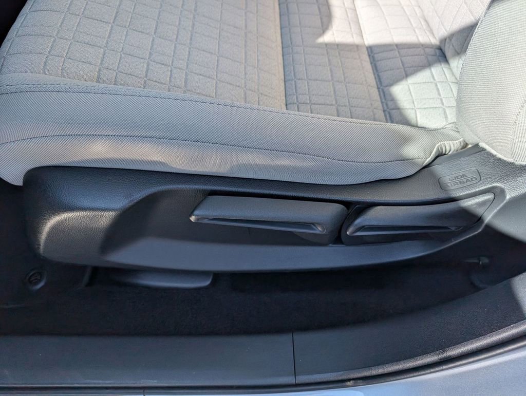 Used 2025 Honda HR-V LX image 20