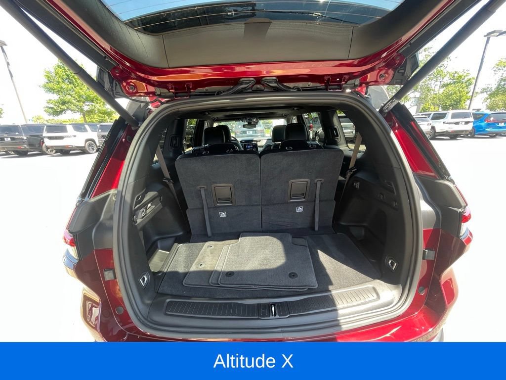 Used 2024 Jeep Grand Cherokee L Altitude AWD/4WD image 16