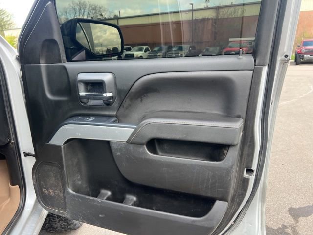 Used 2018 Chevrolet Silverado 1500 LT w/ Redline Edition AWD/4WD image 10